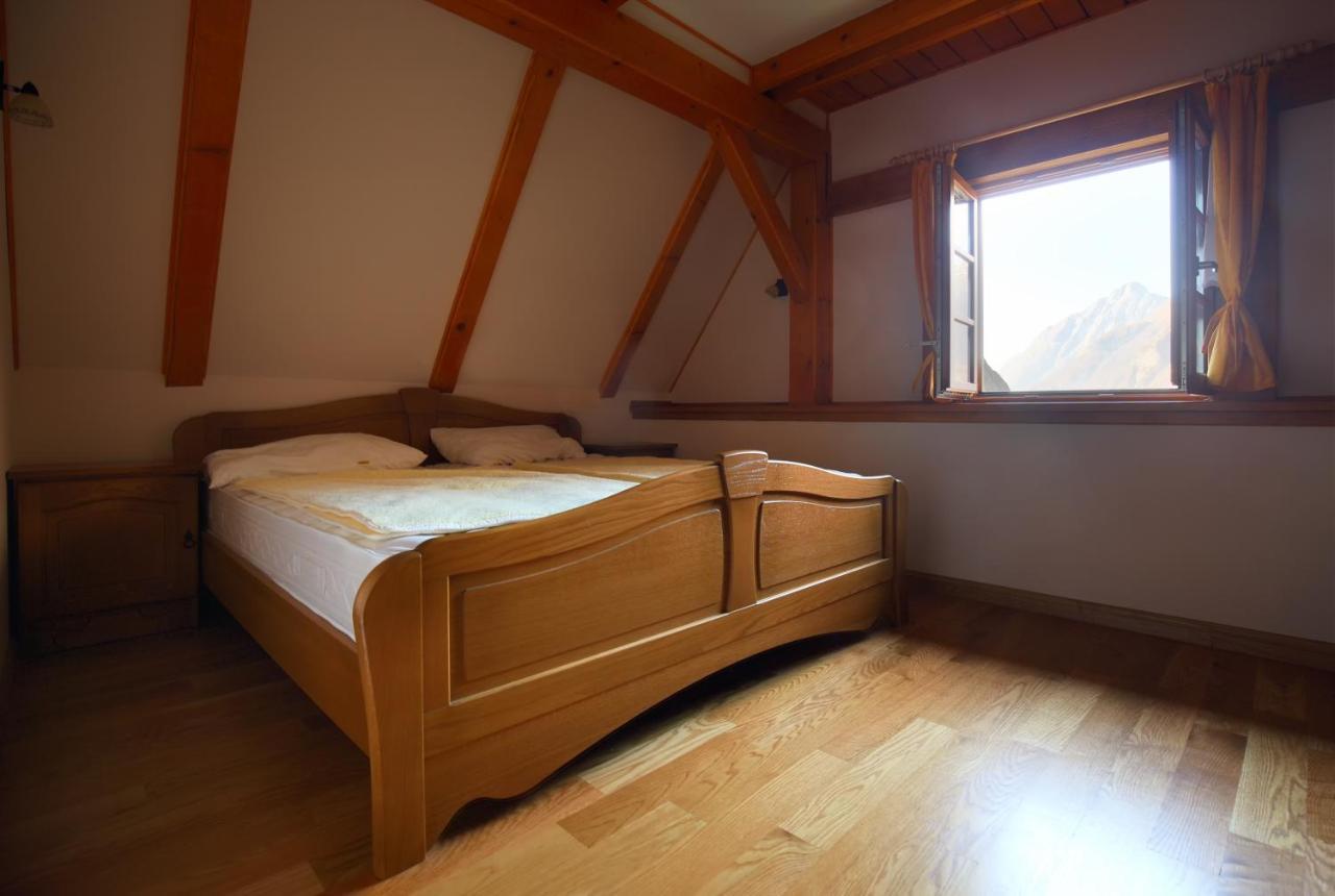 Zadnjica Holiday House Soča Esterno foto